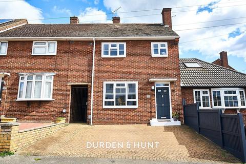 50 Deepdene Road, Loughton, IG10 3PP
