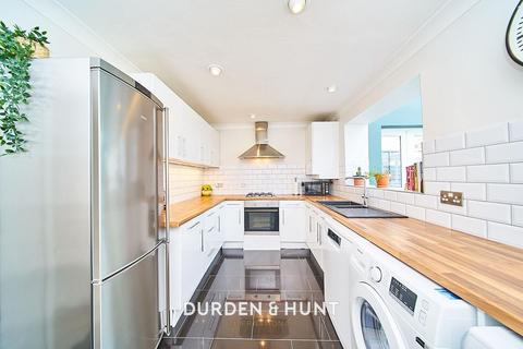 50 Deepdene Road, Loughton, IG10 3PP
