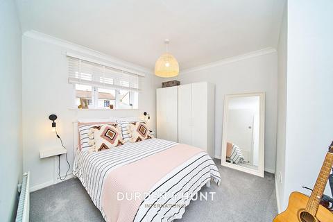 50 Deepdene Road, Loughton, IG10 3PP