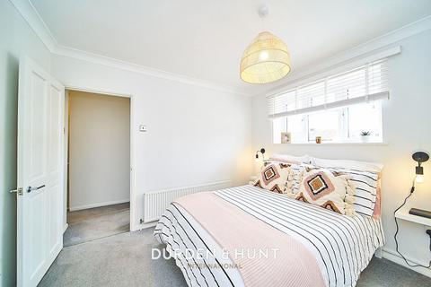 50 Deepdene Road, Loughton, IG10 3PP