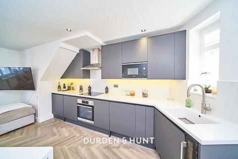 4a Arrowsmith Path, Chigwell, IG7 4PW