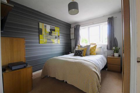 51 Autumn Drive, Sutton, SM2 5BB