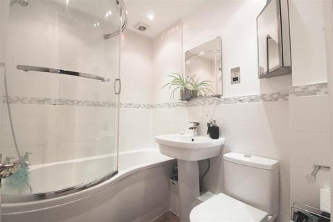 51 Autumn Drive, Sutton, SM2 5BB