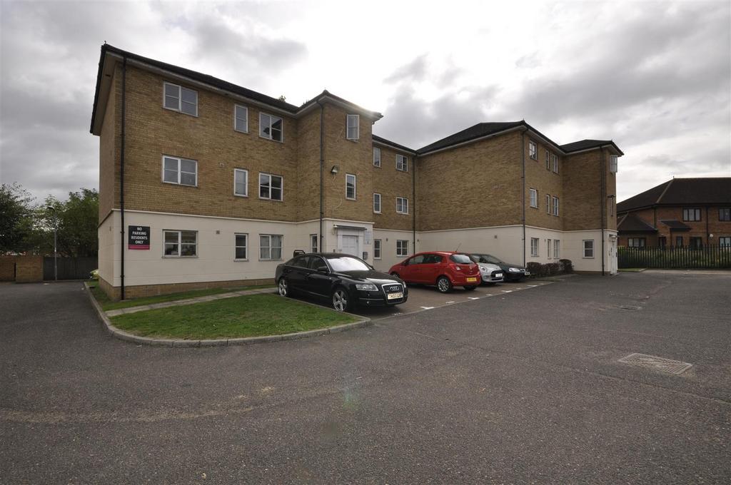 Causton Square, Dagenham 2 bed apartment £1,250 pcm (£288 pw)
