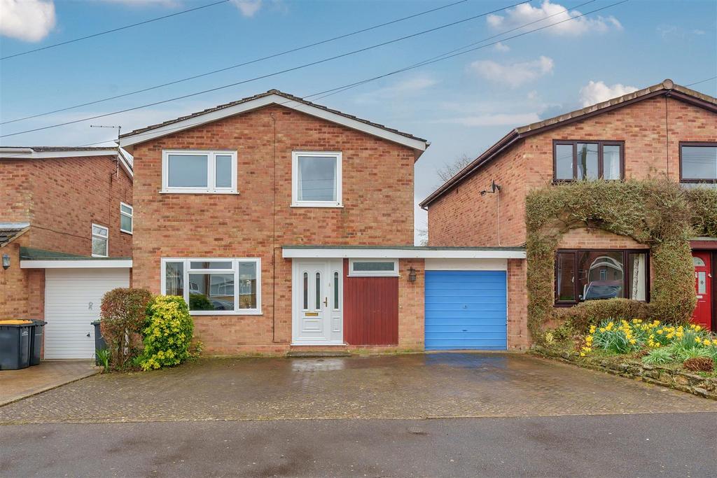 College Drive, Riseley, Bedford 4 bed detached house for sale £450,000