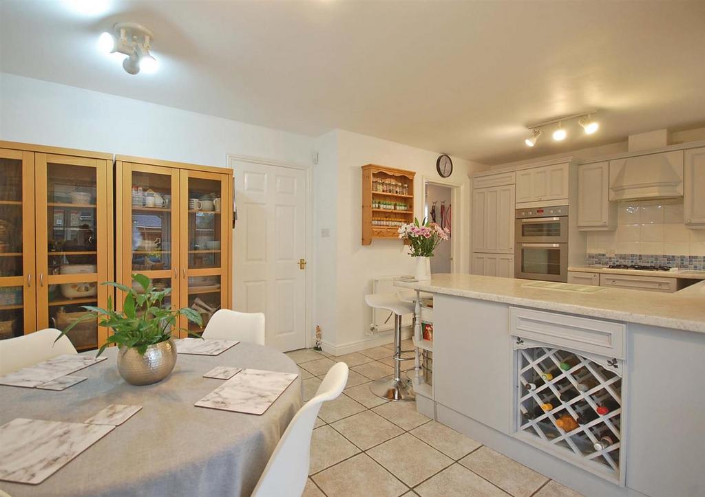 Dining Kitchen.jpg