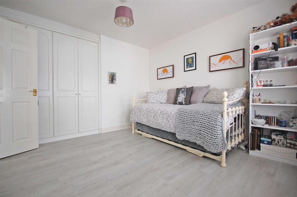 Bed 3b.jpg
