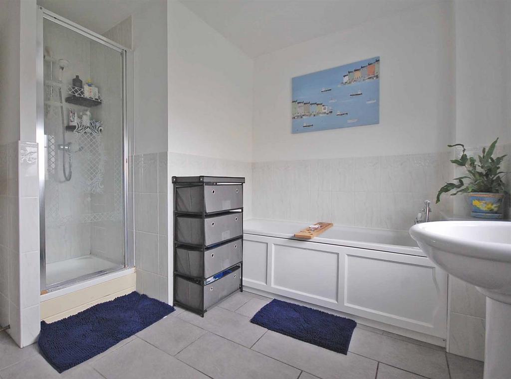 Bathroom b.jpg