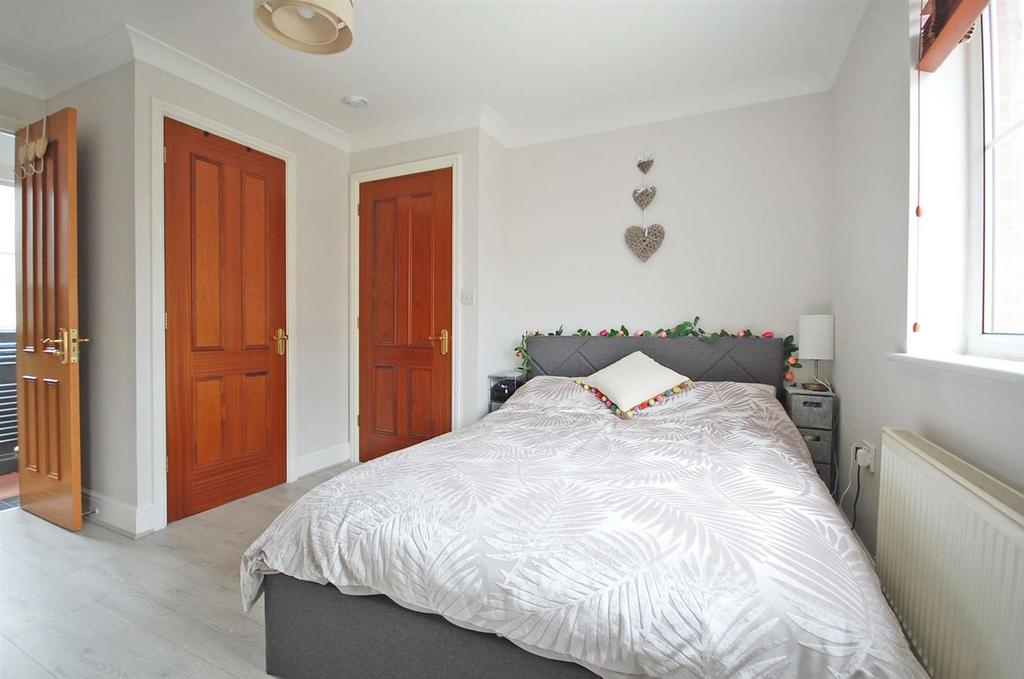 Bed 1.jpg