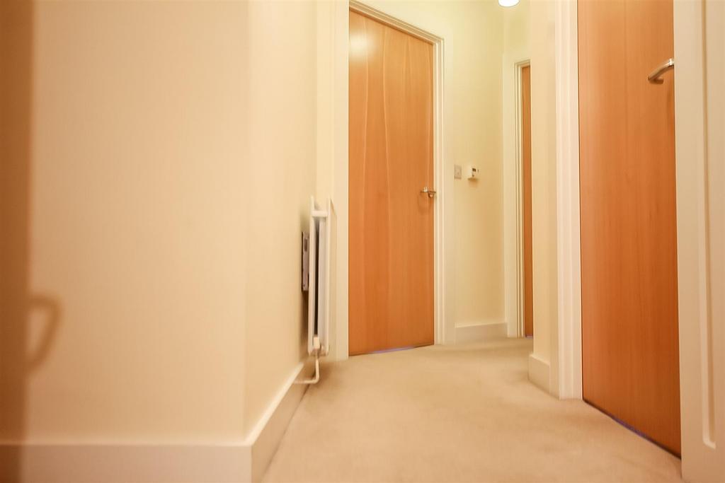 Swain Court, Middleton St. 2 bed apartment £650 pcm (£150 pw)