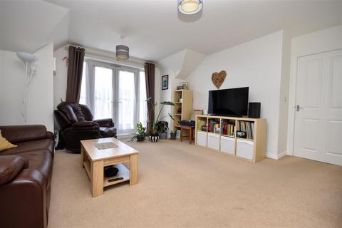48 Eagle Close, Leighton Buzzard, LU7 4AT