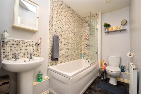 48 Eagle Close, Leighton Buzzard, LU7 4AT