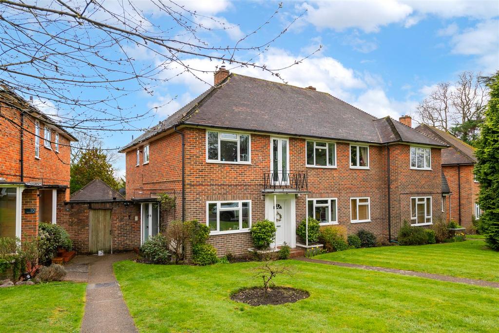 Merrywood Park, Reigate 2 bed for sale £350,000