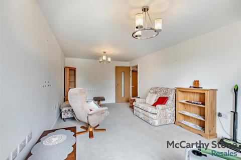 2 bedroom apartment for sale, Oakhill Place, High View, Bedford, Bedfordshire, MK41 8FB