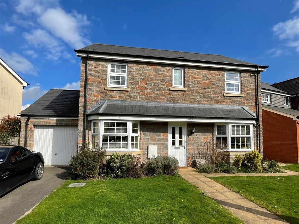 Damson Crescent, Wellington 4 bed detached house for sale £385,000