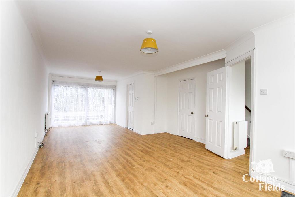 Lavender Hill, Enfield 3 bed semidetached house £2,000 pcm (£462 pw)
