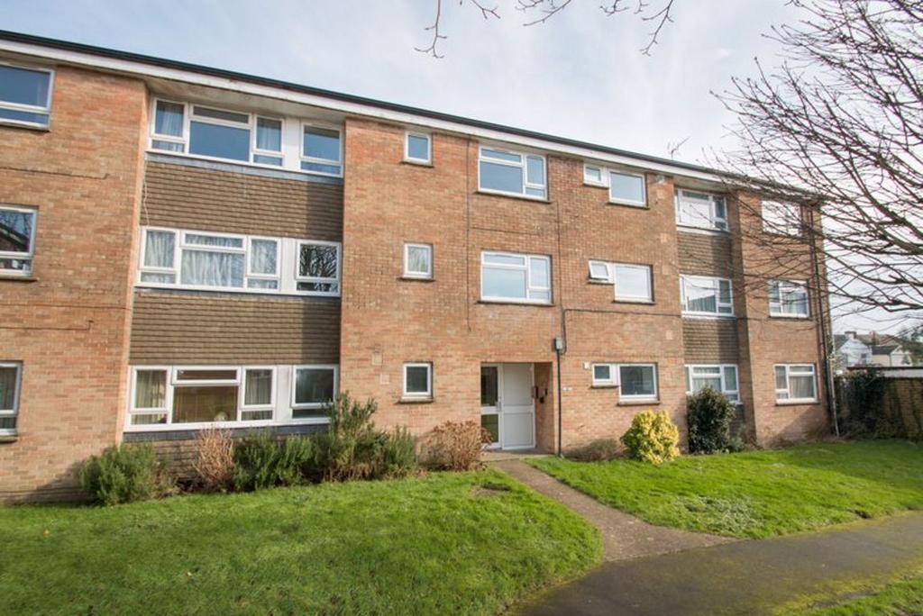 Green Lane, Chichester 1 bed flat £775 pcm (£179 pw)