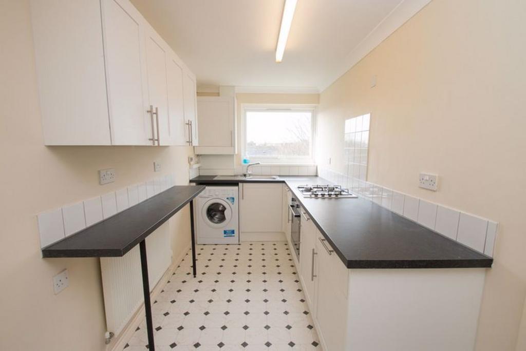 Green Lane, Chichester 1 bed flat £775 pcm (£179 pw)