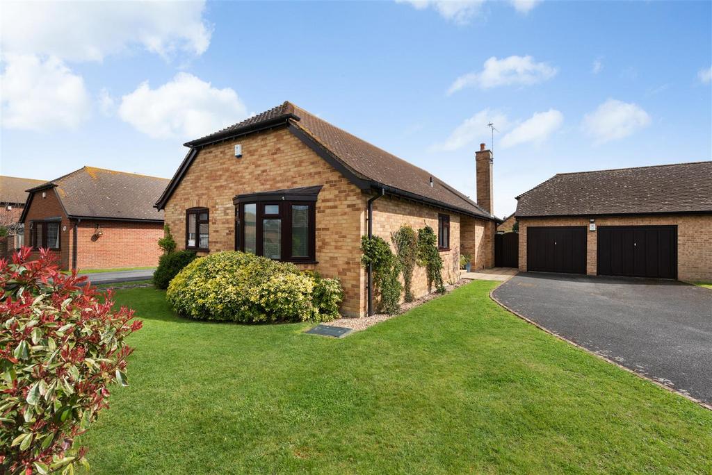 Woodcote, Chestfield, Whitstable 3 bed detached bungalow for sale £650,000