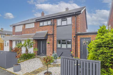 12 Saffron Close, Hoddesdon, EN11 8QZ