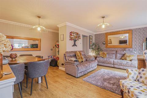 12 Saffron Close, Hoddesdon, EN11 8QZ