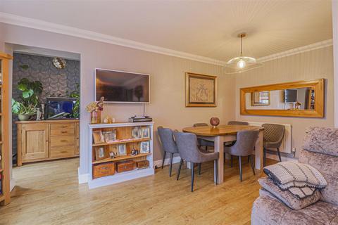 12 Saffron Close, Hoddesdon, EN11 8QZ