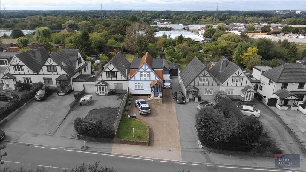 Pecks Hill, Nazeing 3 bed semidetached house for sale £625,000