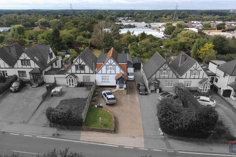 15 Pecks Hill, Nazeing, Waltham Abbey, EN9 2NX