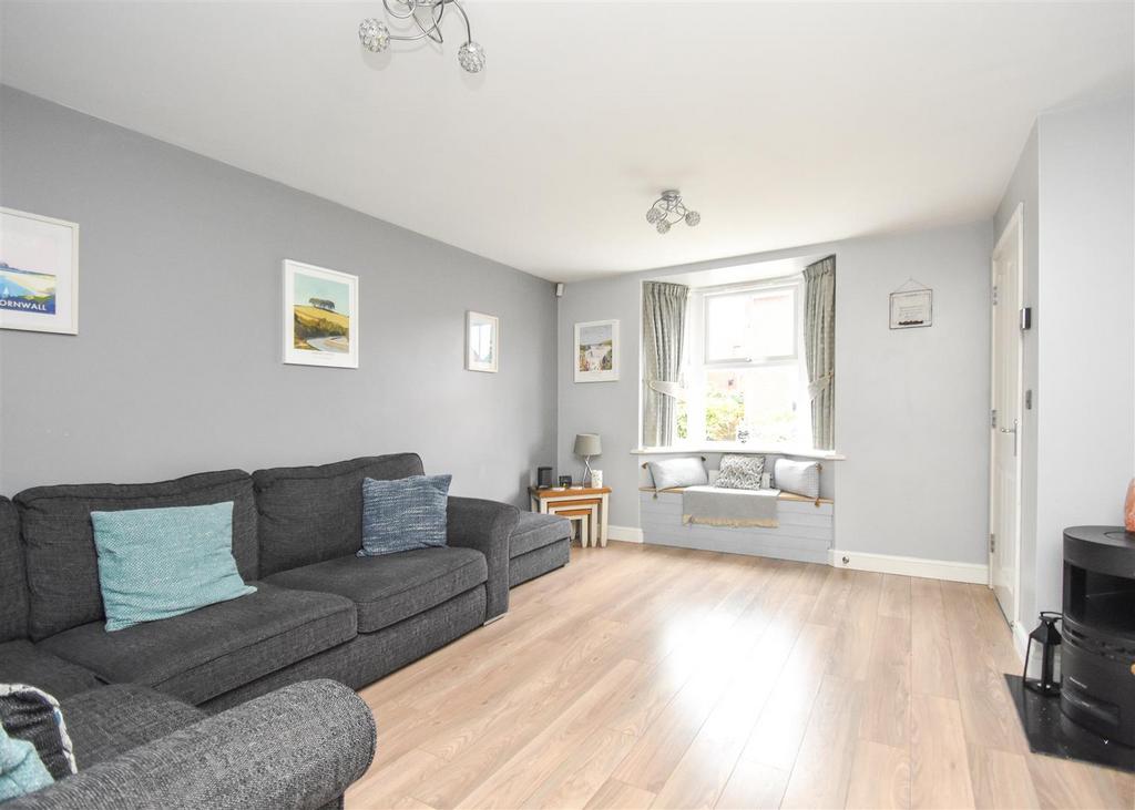 Haslingden Crescent, Dudley 3 bed detached house for sale £325,000