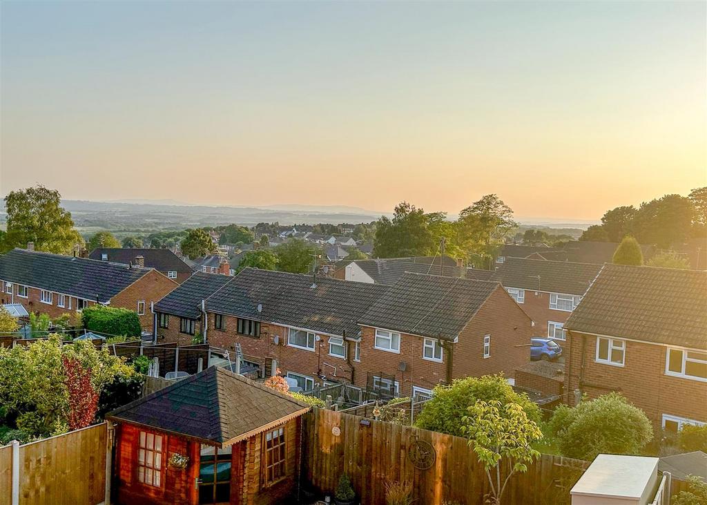 Haslingden Crescent, Dudley 3 bed detached house for sale £315,000