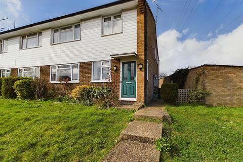7 Swallowdale, South Croydon, CR2 8SG