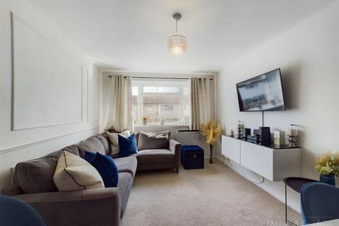 7 Swallowdale, South Croydon, CR2 8SG