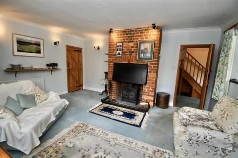 Cheyne Lodge Brook Road, Wormley, Godalming, GU8 5UA