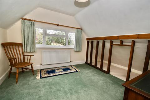 Cheyne Lodge Brook Road, Wormley, Godalming, GU8 5UA