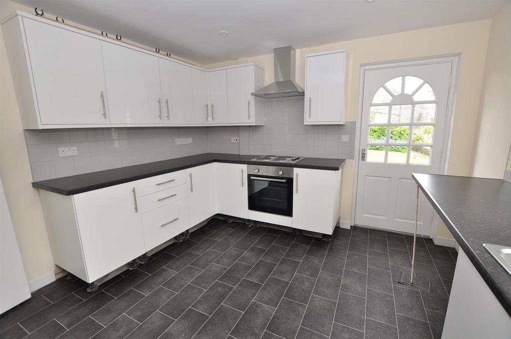35A Towy Terrace, Ffairfach, Llandeilo 2 bed flat £550 pcm (£127 pw)