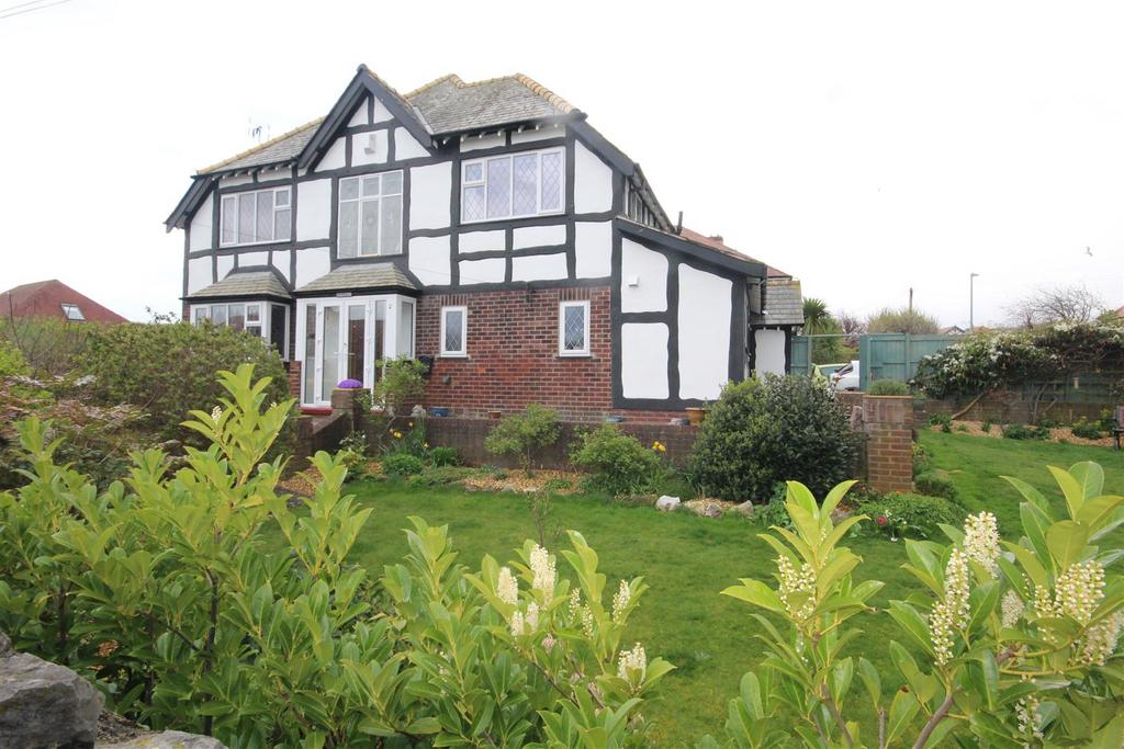 Holbeck Road, Rhos On Sea, Colwyn Bay 3 bed detached house for sale £