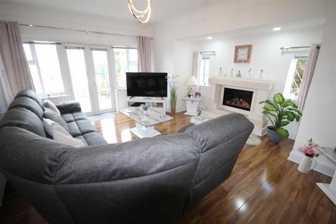 3 bedroom detached house for sale, Holbeck Road, Rhos On Sea, Colwyn Bay