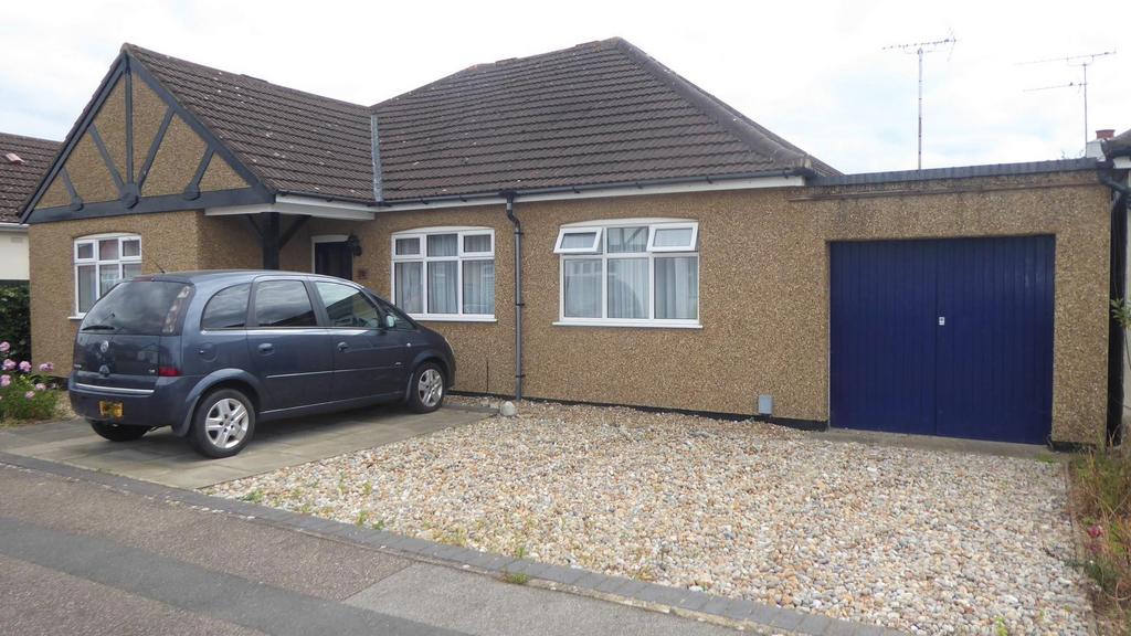 Elm Avenue, Watford Heath WD19 3 bed detached bungalow for sale £825,000