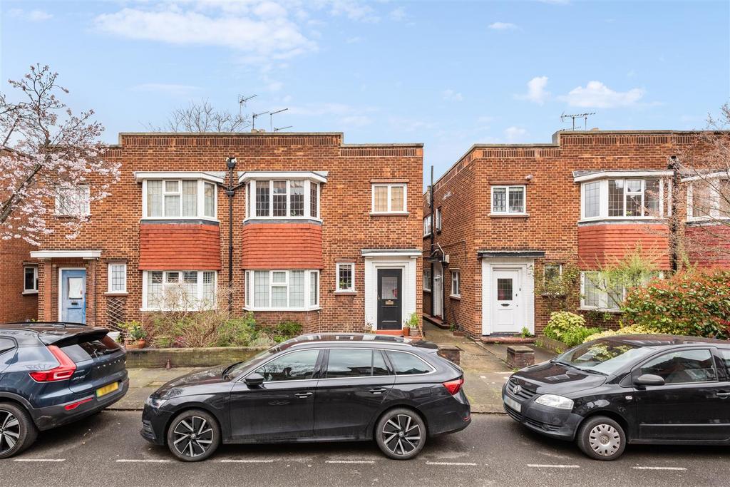 Fairlawn Avenue, London, W4 2 bed flat £563,500