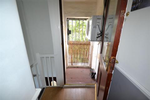 10 Campsey Gardens, Dagenham, RM9 4DT