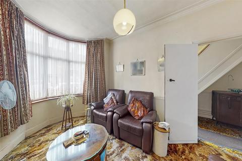 79 Fernbank Avenue, Wembley, HA0 2TT