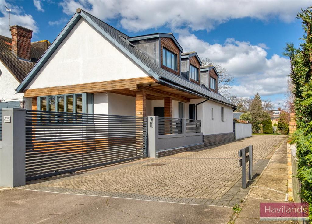 Green Dragon Lane, Winchmore Hill, N21 3 bed detached house for sale