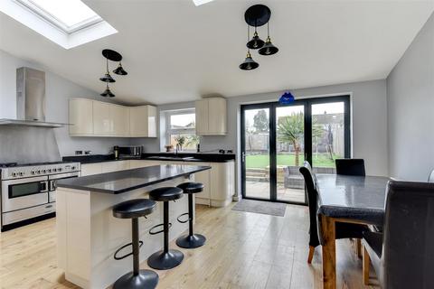 79 Burnham Road, Worthing, BN13 2NH