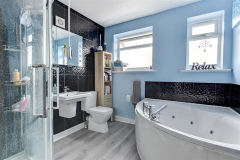 79 Burnham Road, Worthing, BN13 2NH