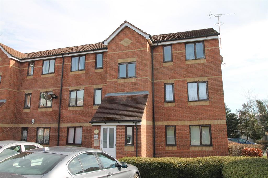 Cherry Blossom Close, Palmers Green, N13 1 bed flat £1,200 pcm (£277 pw)