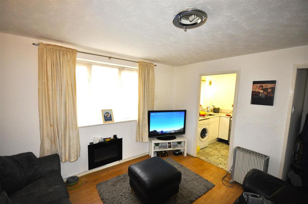 Plumtree Close, Dagenham 1 bed apartment £175,000