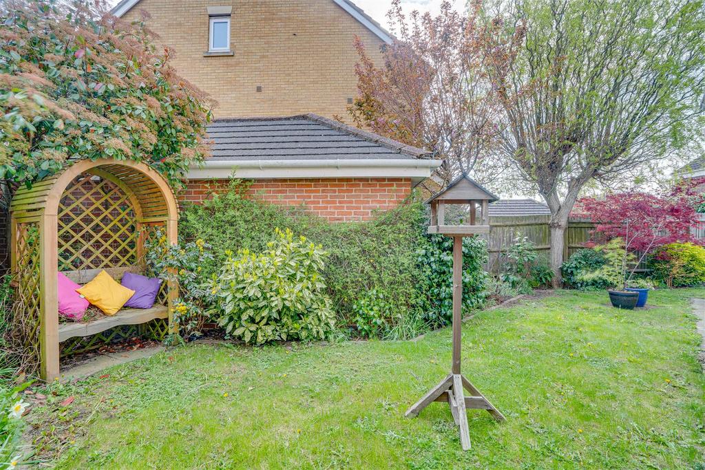Church Road, Warsash, Southampton 4 bed semidetached house £475,000
