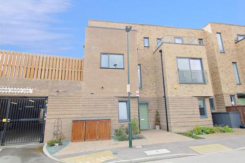 1 Sandy Road, Erith, DA8 1FJ