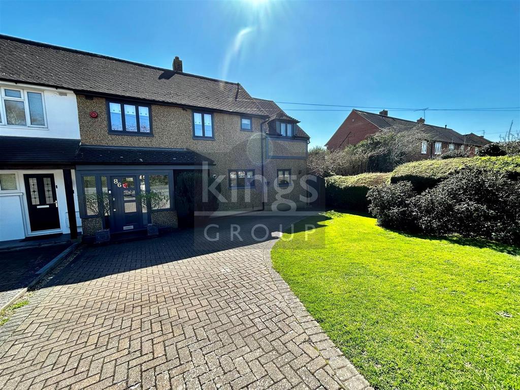 Monkswood Avenue, Waltham Abbey IMMACULATE CONDITION 4 bed semidetached house for sale £640,000