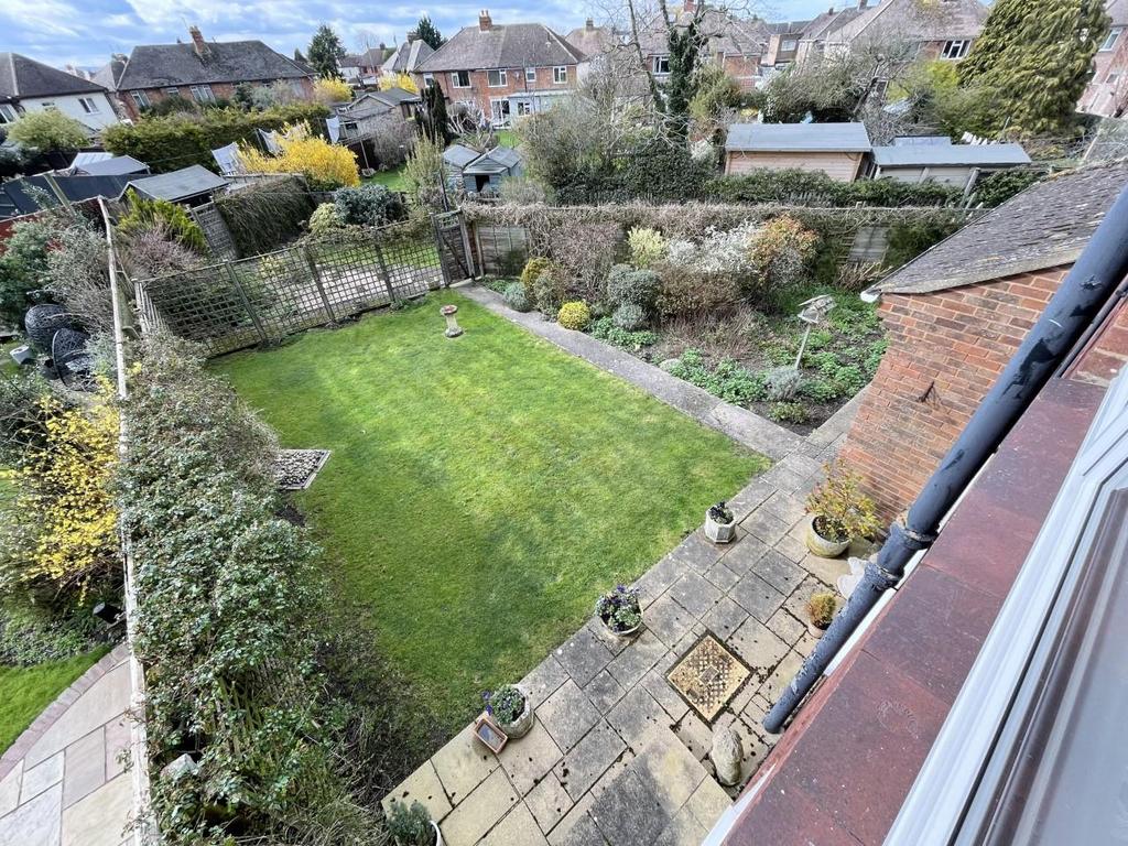 Lavington Drive, Longlevens, Gloucester 3 bed semidetached house £